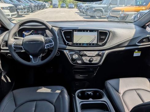 New 2027 Chrysler Pacifica Select FWD image 33