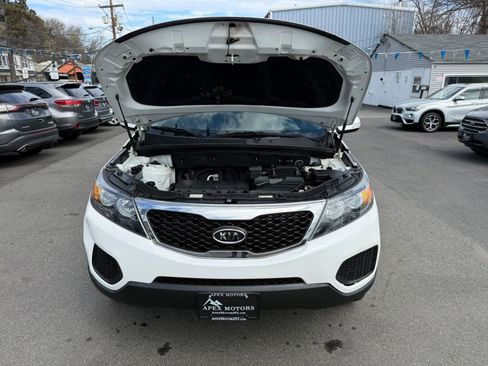 Used 2011 Kia Sorento LX image 47