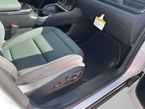 New 2026 GMC Terrain AT4 w/ Convenience Package III image 32