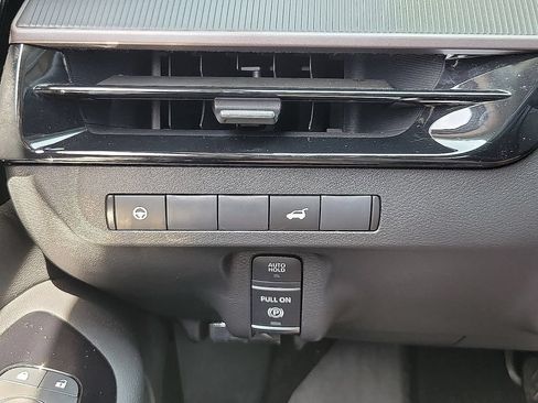 Used 2025 Nissan Murano SV AWD/4WD image 14