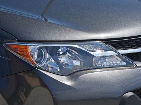 Used 2015 Toyota RAV4 XLE AWD/4WD image 10
