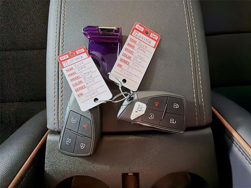 Used 2024 GMC Canyon AT4 w/ Technology Package image 33