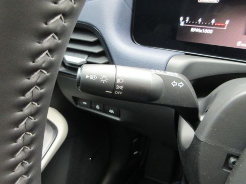 New 2026 Nissan Sentra SL w/ Floor Mat Package FWD image 22