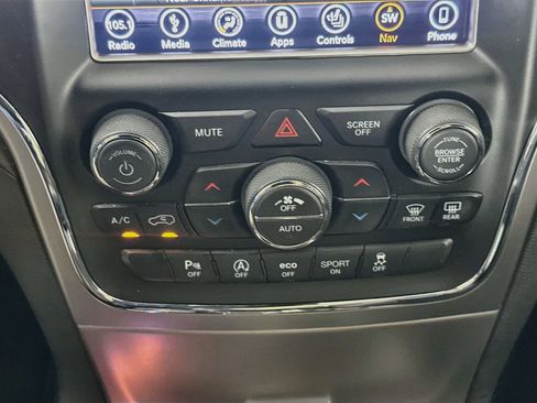 Used 2018 Jeep Grand Cherokee Altitude RWD image 23
