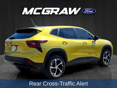 Used 2024 Chevrolet Trax RS w/ Driver Confidence Package FWD image 8