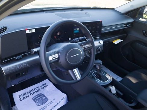 New 2027 Hyundai Kona SE FWD image 13