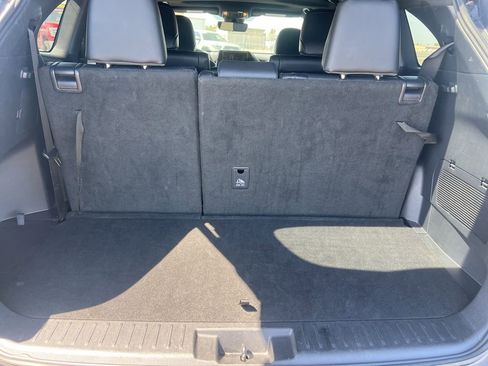 Used 2025 Toyota Highlander XSE AWD/4WD image 10