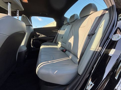 Used 2025 Hyundai Elantra Limited image 25