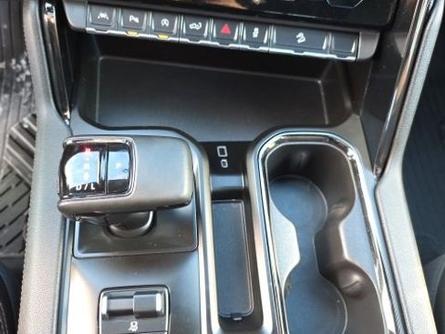 Used 2023 GMC Sierra 1500 AT4 w/ AT4 Premium Package image 27