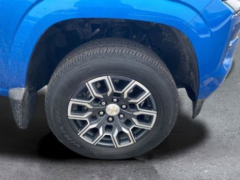 Used 2023 Chevrolet Colorado LT w/ LT Convenience Package III image 19