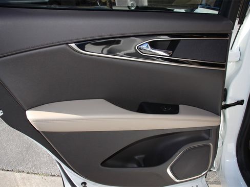 Certified 2022 Lincoln Nautilus AWD w/ Premium Package image 15