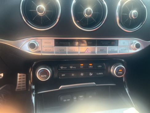 Used 2018 Kia Stinger GT2 AWD/4WD image 23