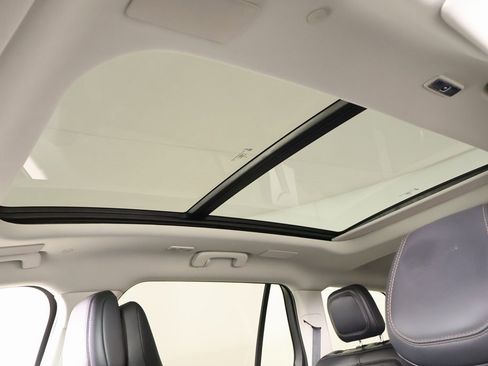 Used 2025 Lincoln Aviator Reserve w/ Equipment Group 201A image 17