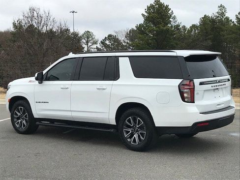 Used 2024 Chevrolet Suburban Z71 w/ Z71 Off-Road Package image 3