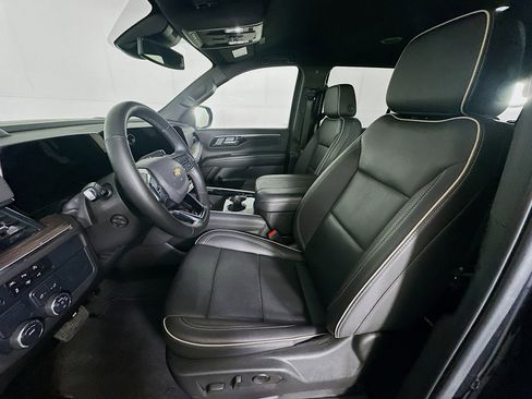Used 2025 Chevrolet Tahoe Premier image 13