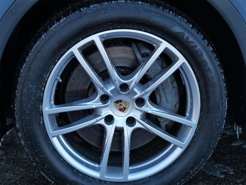 Used 2019 Porsche Cayenne S image 7