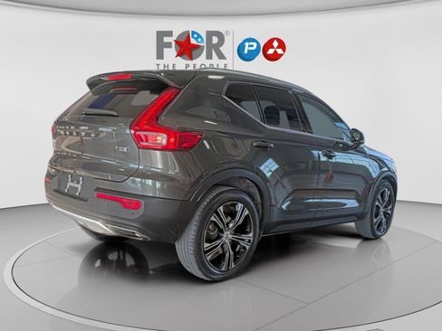 Used 2019 Volvo XC40 T5 Inscription image 8