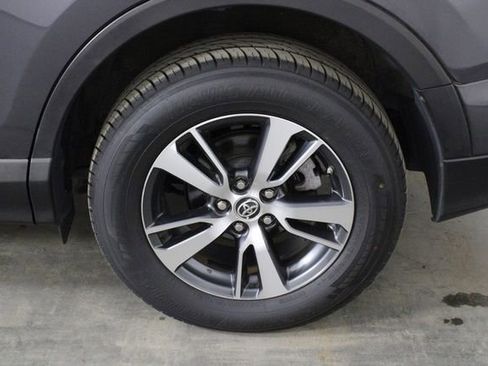 Used 2018 Toyota RAV4 XLE image 39