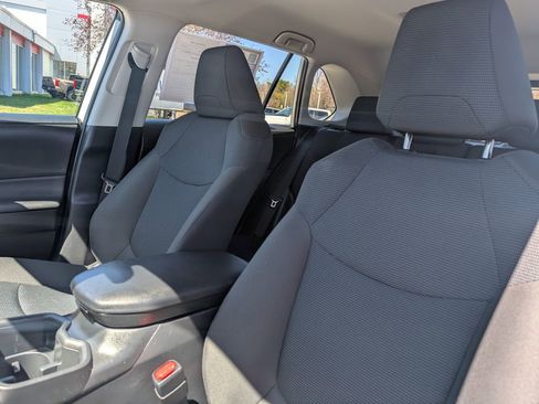 Used 2023 Toyota RAV4 LE AWD/4WD image 18