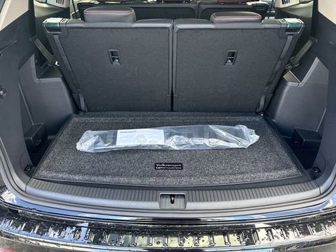 New 2026 Volkswagen Atlas Peak Edition image 13