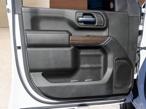 Used 2022 Chevrolet Silverado 2500 LT w/ Convenience Package image 23