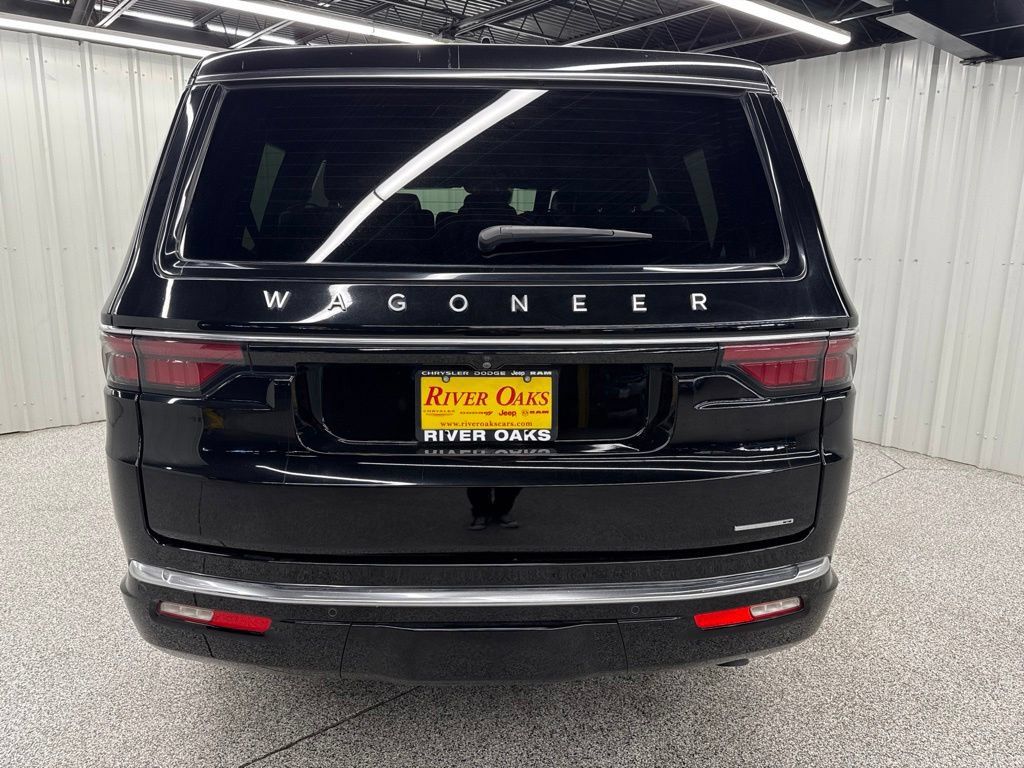 Used 2023 Jeep Wagoneer Series II w/ Premium Group I RWD image 5