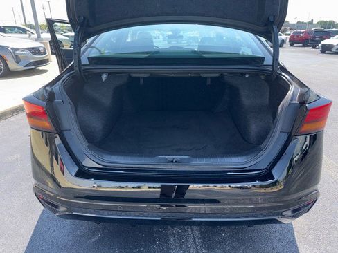 Used 2025 Nissan Altima 2.5 SV FWD image 13