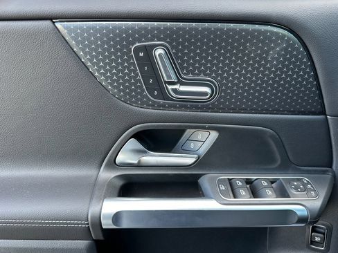 New 2026 Mercedes-Benz GLB 250 image 14