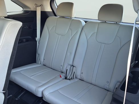 Used 2025 Kia Sorento S w/ Panoramic Sunroof Package FWD image 29