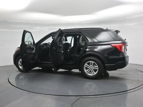 Certified 2022 Ford Explorer XLT RWD image 33
