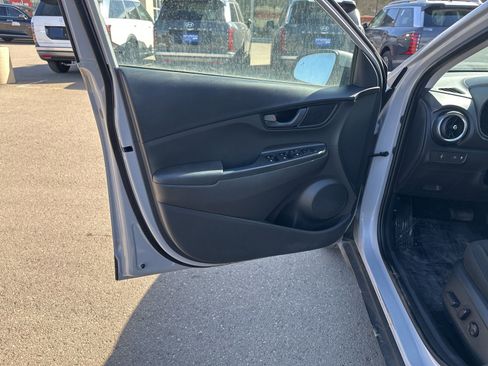 Used 2023 Hyundai Kona SEL image 16
