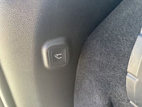 Used 2023 Jeep Cherokee Altitude Lux image 36