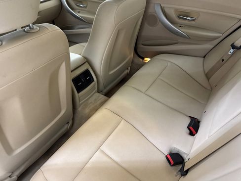 Used 2013 BMW 320i Sedan RWD image 25