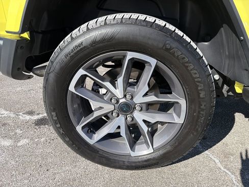 Used 2024 Jeep Wrangler Unlimited w/ Convenience Group image 33