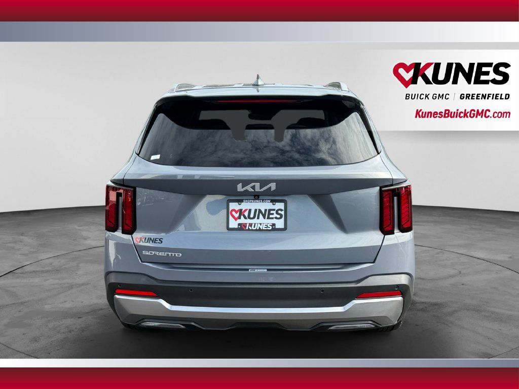 Used 2024 Kia Sorento S FWD image 8