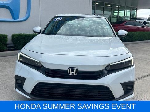 Used 2024 Honda Civic Touring image 2