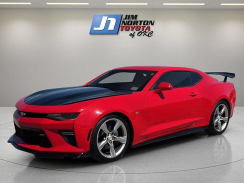 Used 2018 Chevrolet Camaro SS RWD image 1