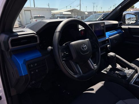 Used 2025 Toyota Tacoma TRD Off-Road AWD/4WD image 34