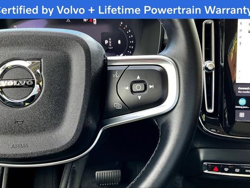Used 2025 Volvo XC40 B5 Plus AWD/4WD image 28