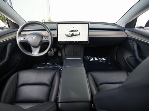 Used 2023 Tesla Model 3 Standard Range image 41