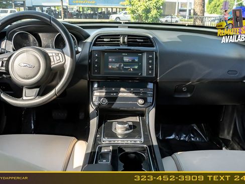 Used 2018 Jaguar XE RWD image 20