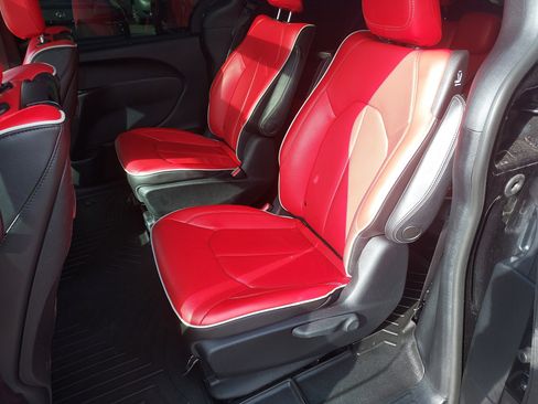 Used 2020 Chrysler Pacifica Limited w/ Quick Oder Package 2EV RED-S image 16