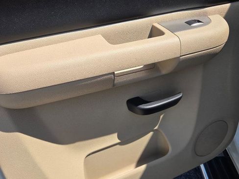 Used 2011 GMC Sierra 1500 SLE w/ Regional Value Package RWD image 8