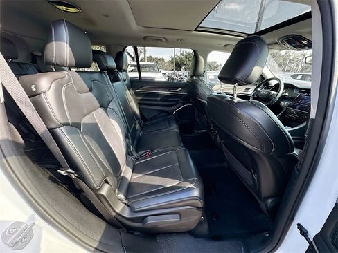 Used 2022 Jeep Grand Cherokee L Limited image 31