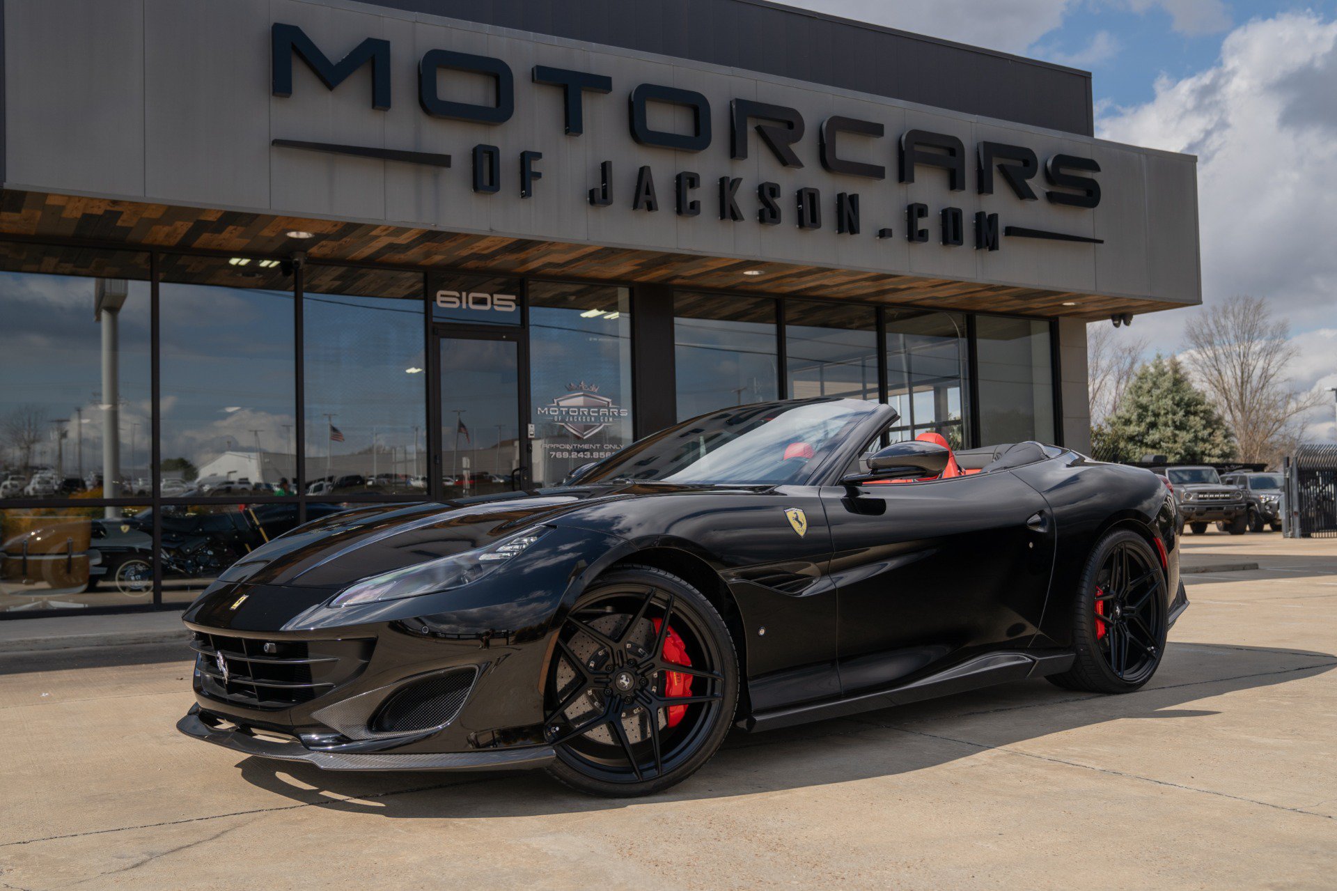 Used 2019 Ferrari Portofino RWD image 1