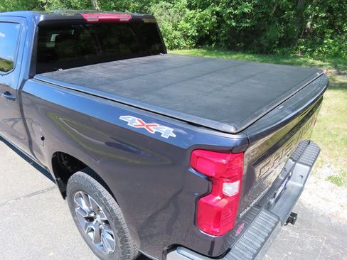 Certified 2023 Chevrolet Silverado 1500 LT AWD/4WD image 15
