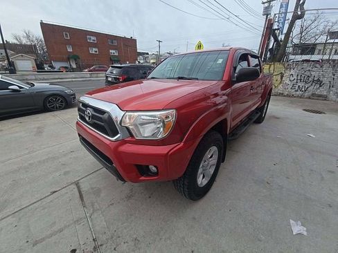 Used 2014 Toyota Tacoma 4x4 Double Cab w/ SR5 Package image 2