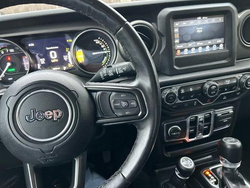 Used 2023 Jeep Wrangler Unlimited w/ Cold Weather Group AWD/4WD image 25