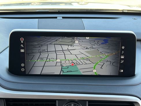 Used 2020 Lexus RX 350L Premium w/ Premium Package image 18