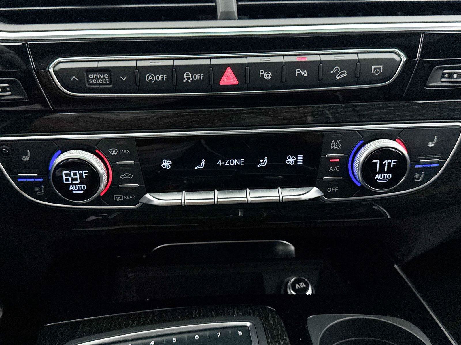 Used 2019 Audi Q7 3.0T Prestige w/ Prestige Package AWD/4WD image 22